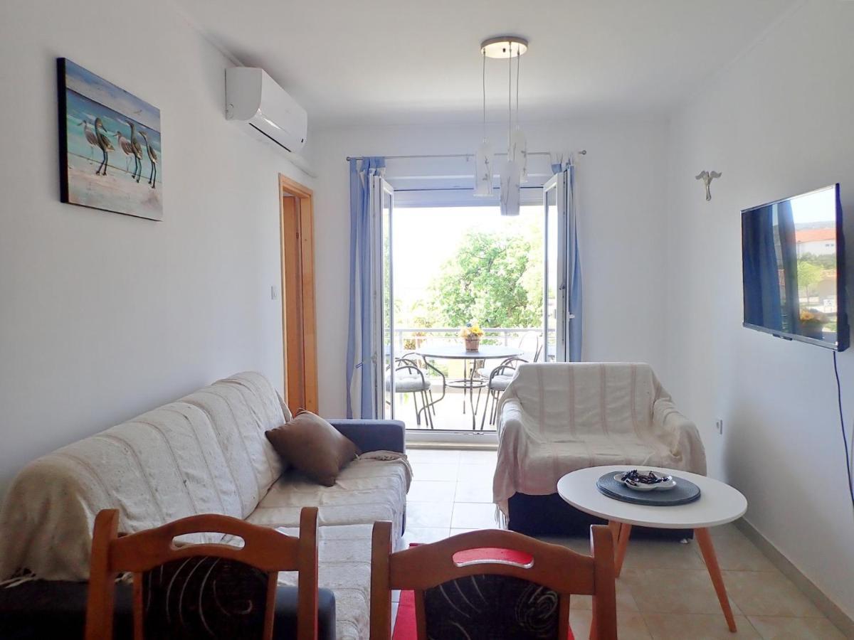 Apartment Maca Starigrad Paklenica Esterno foto