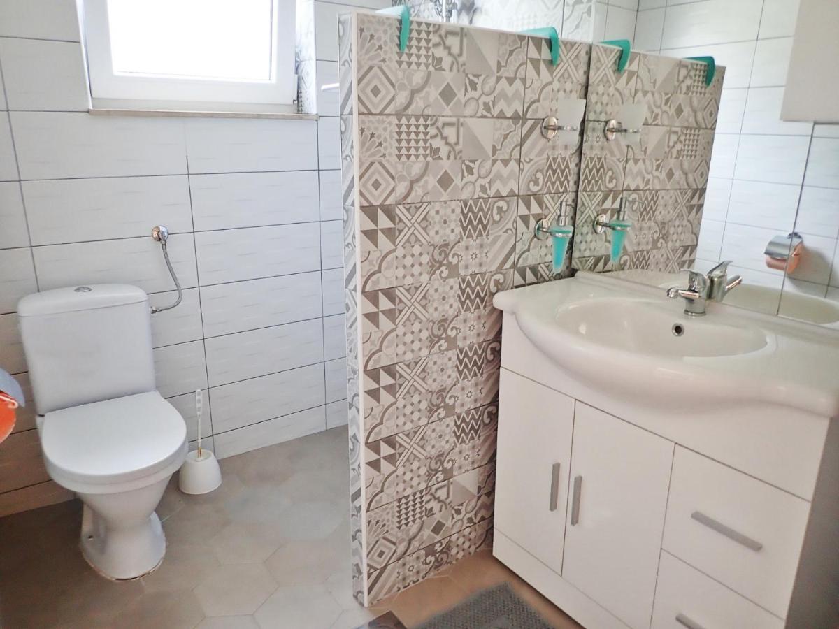 Apartment Maca Starigrad Paklenica Esterno foto